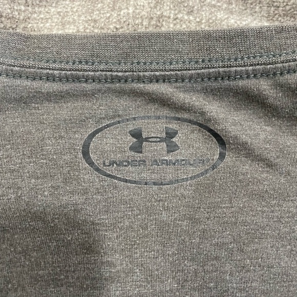 Under Armour Dark Gray Graphic Tee - The Rock - Picture 7 of 8